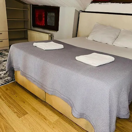 Yaman * Κωνσταντινούπολη